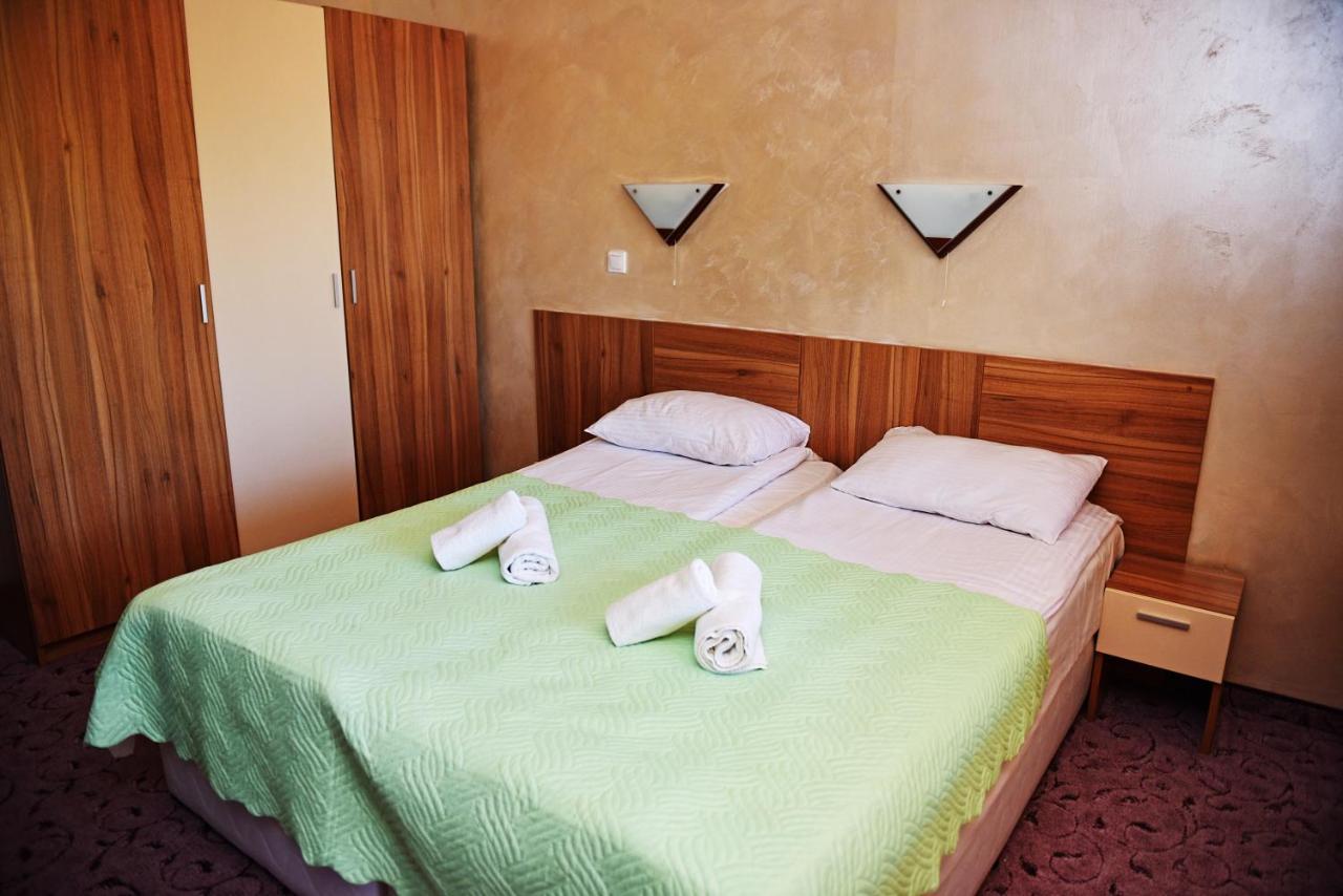 Aparthotel Forest Nook Pamporovo Bagian luar foto