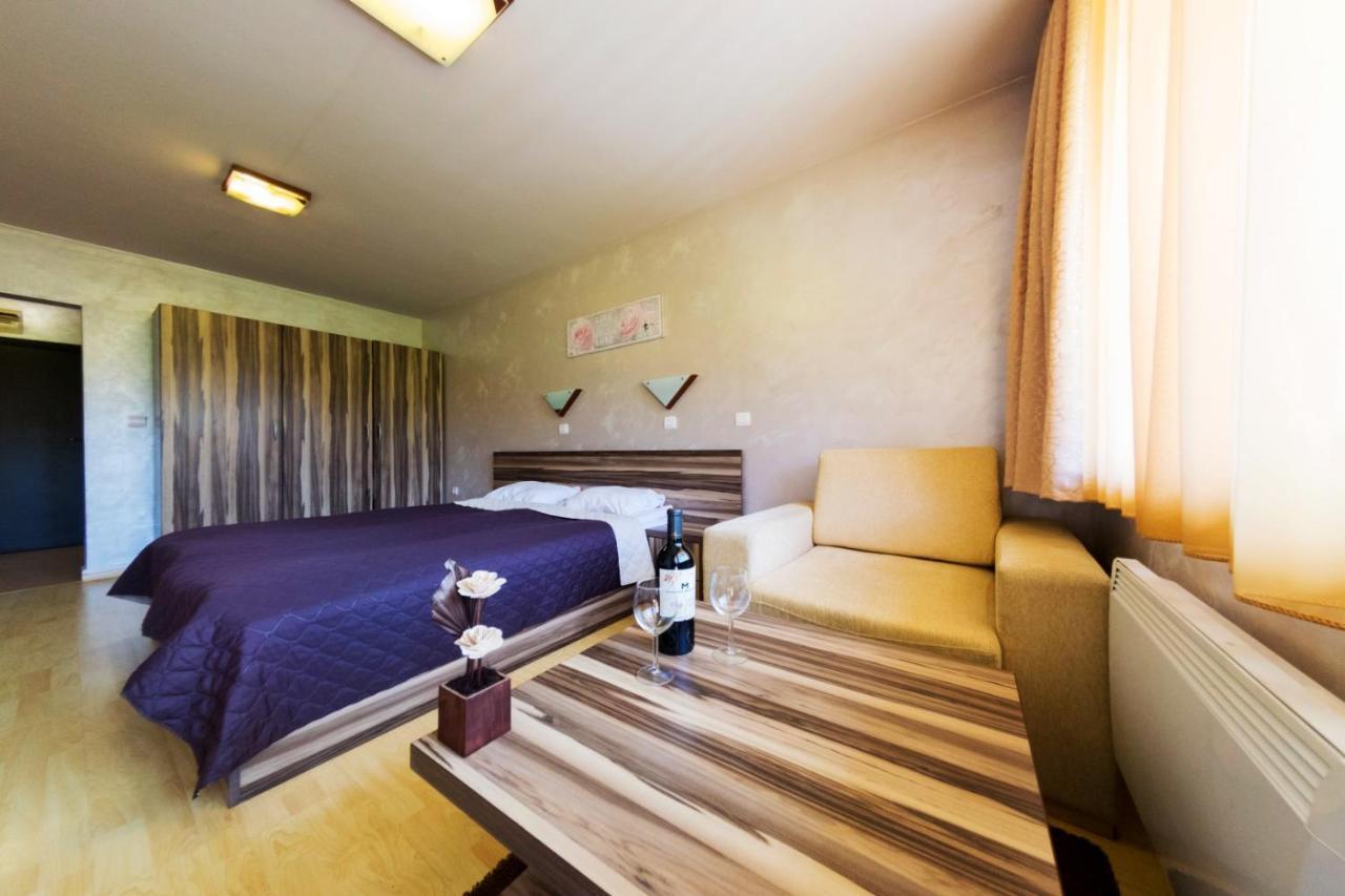 Aparthotel Forest Nook Pamporovo Bagian luar foto